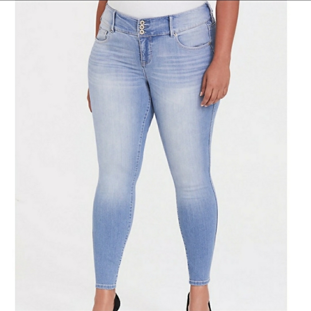 Torrid Denim Light Wash Size 18R